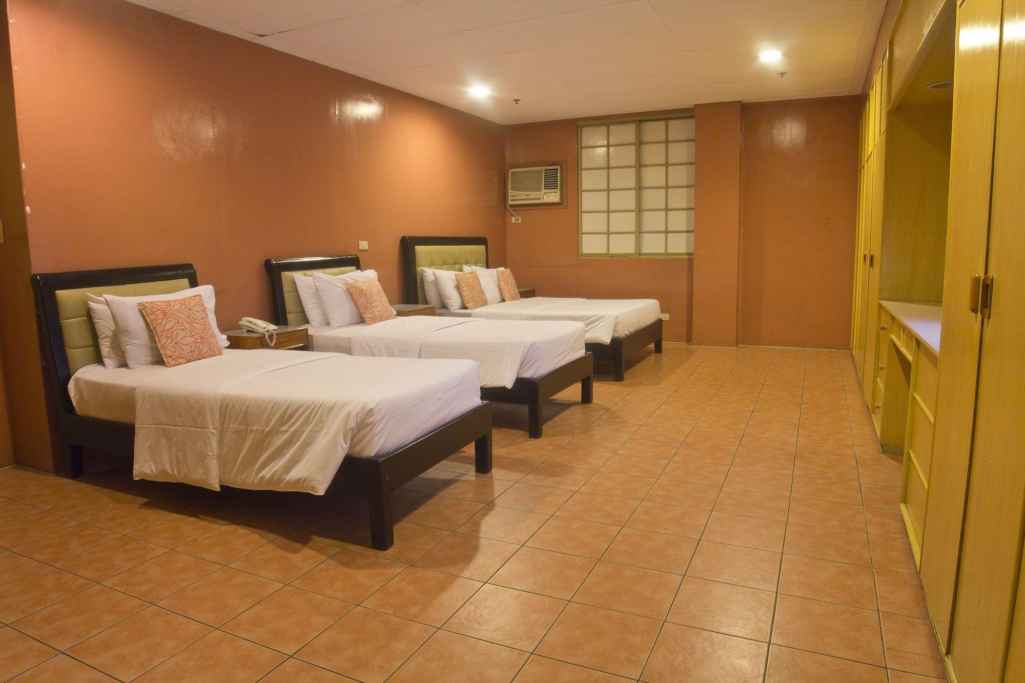Nichols Airport Hotel 3*