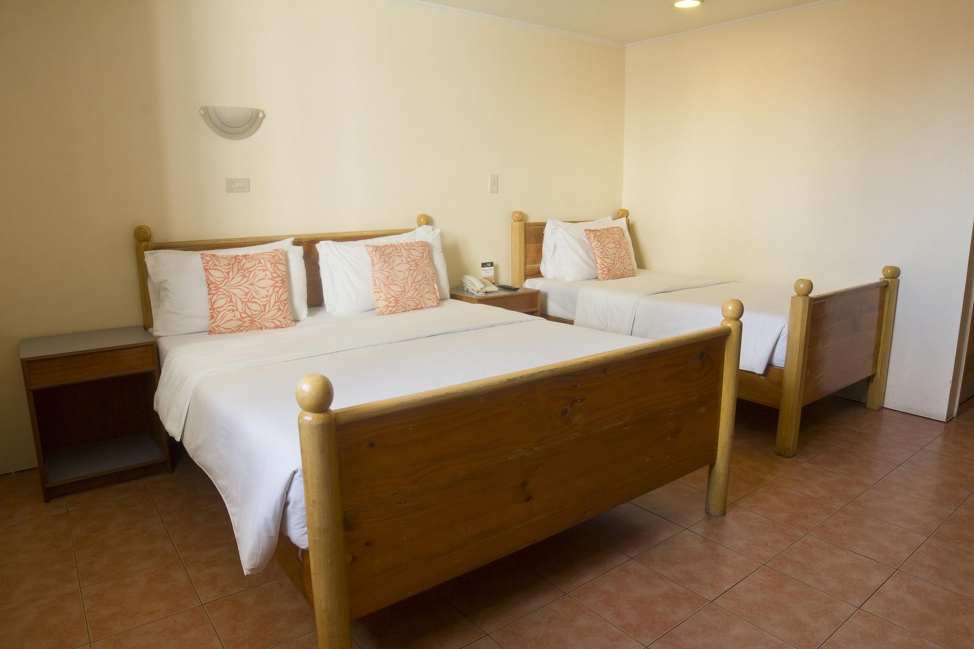 Nichols Airport Hotel 3*