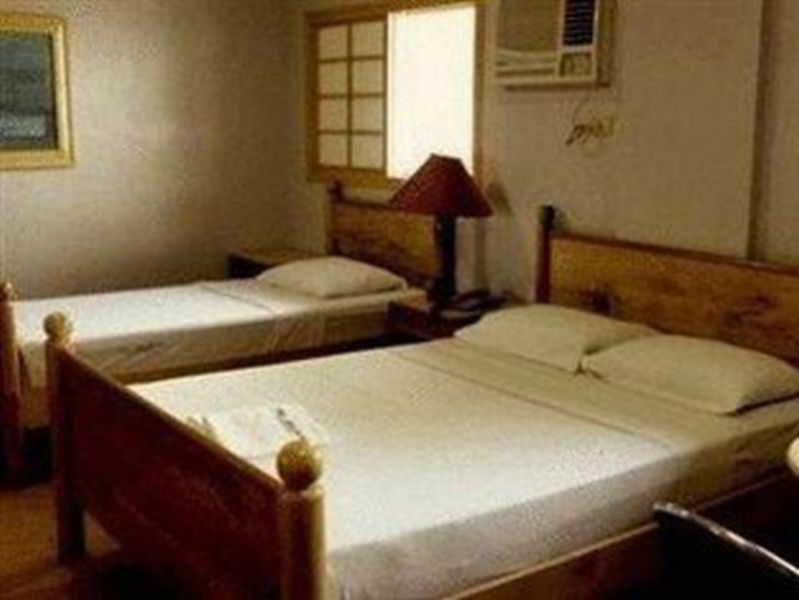 Nichols Airport Hotel 3*