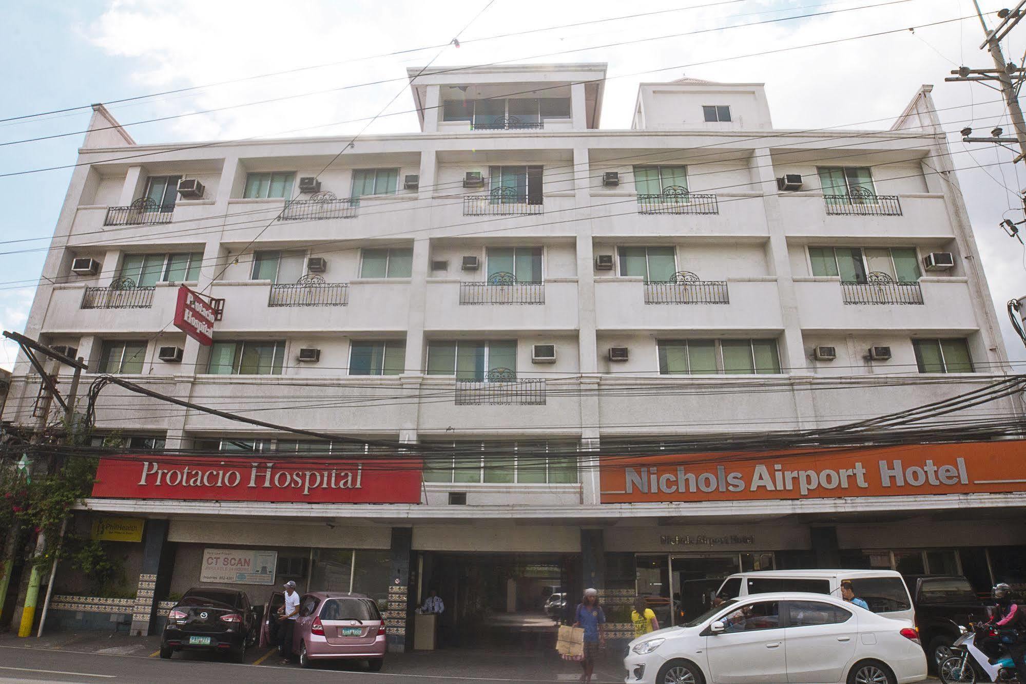 Nichols Airport Hotel 3*