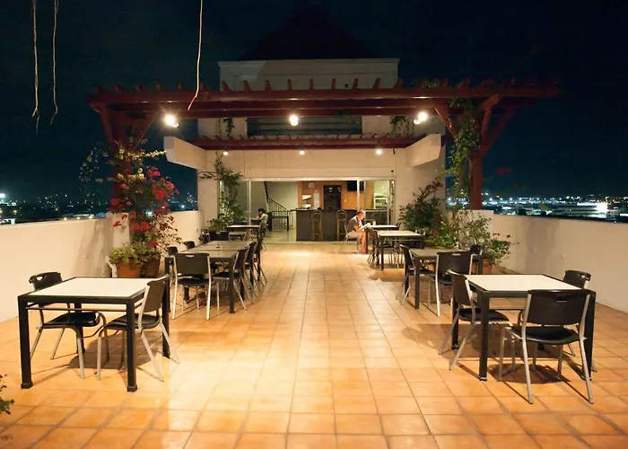 Nichols Airport Hotel