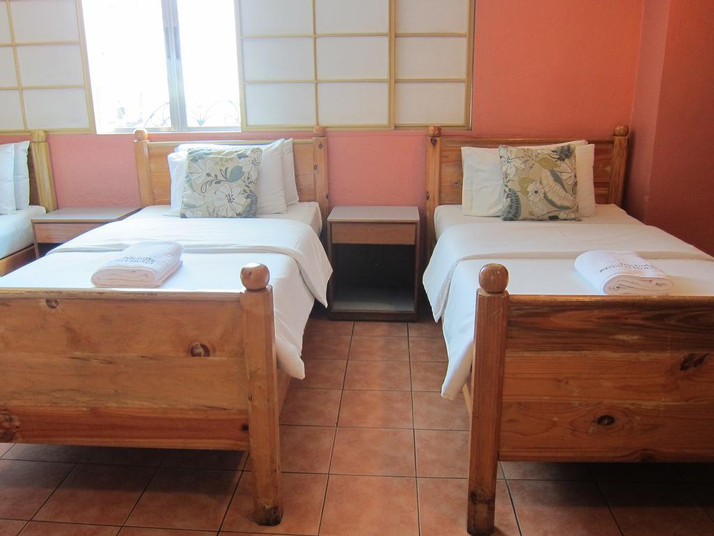 Hotel Nichols Airport 3*