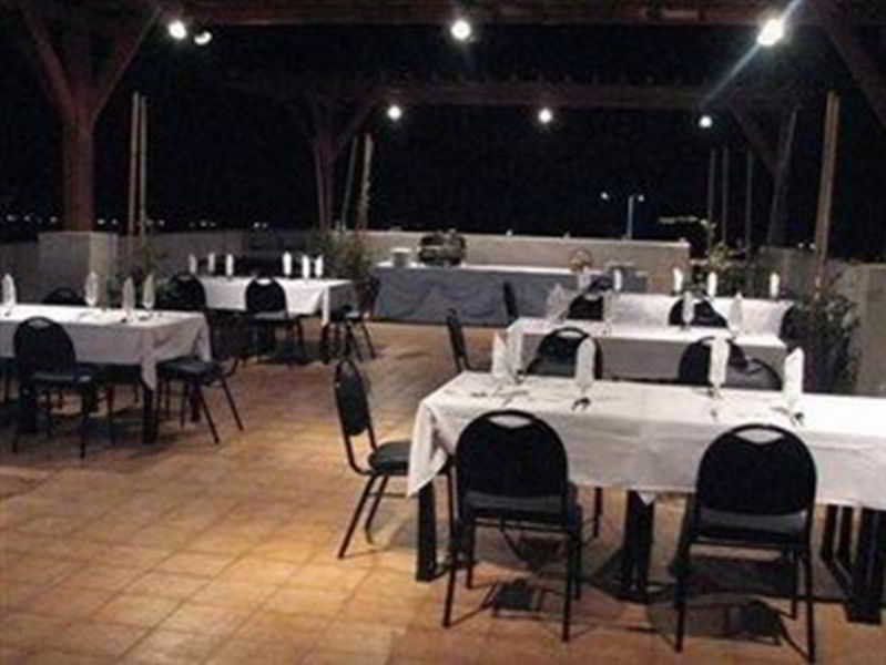 Hotel Nichols Airport 3*